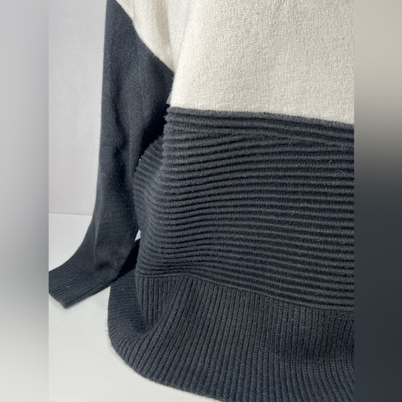 RAFAELLA Soft Viscose Mock Turtleneck Color Block Black White Sweater Women’s - Picture 2 of 12